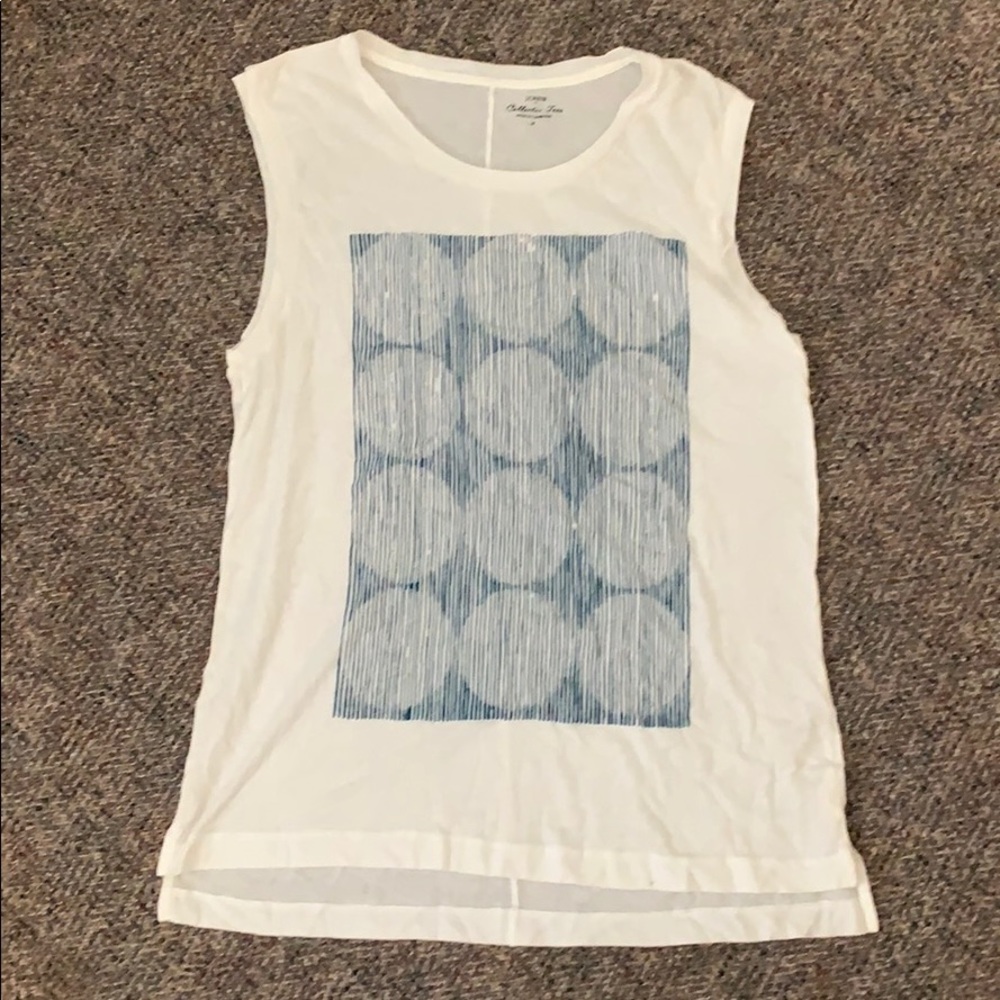 White cut off sleeve tee